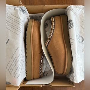 Women’s UGG Tasman Chestnut Suede Slippers